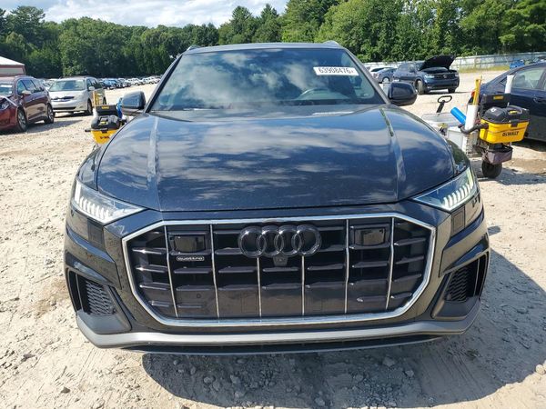 2021 AUDI Q8
