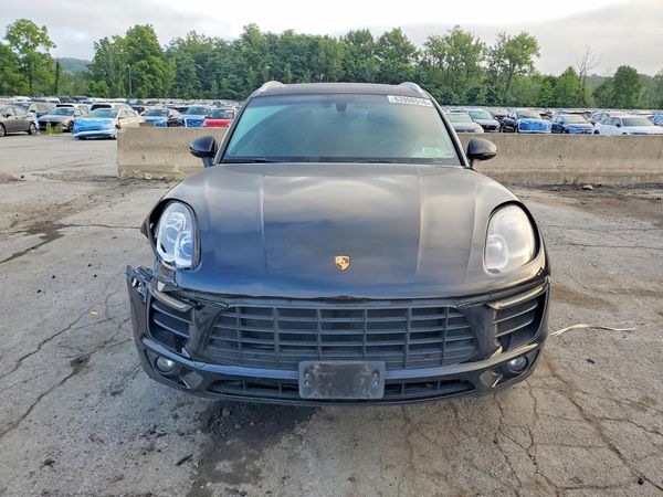 2016 PORSCHE MACAN