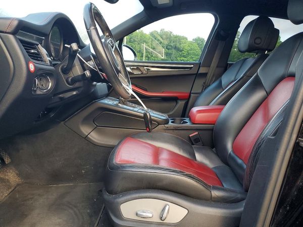 2016 PORSCHE MACAN