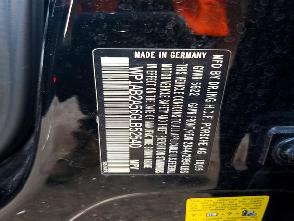 2016 PORSCHE MACAN
