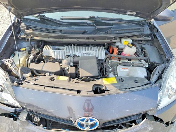 2012 TOYOTA PRIUS — Engine bay