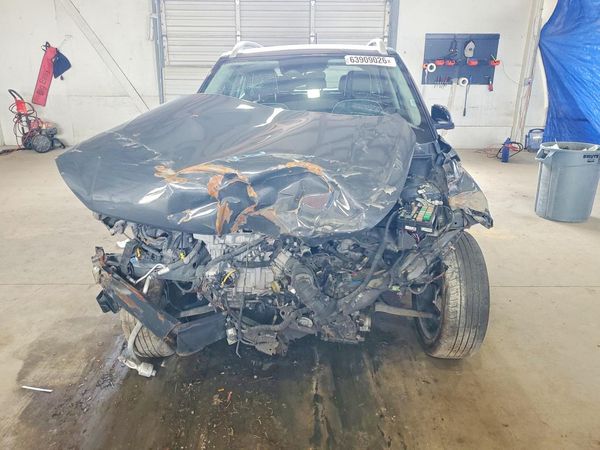2025 HYUNDAI VENUE SEL, Limited — DIRF