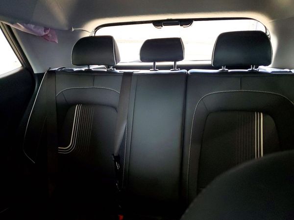 2025 HYUNDAI VENUE SEL, Limited — SUVN