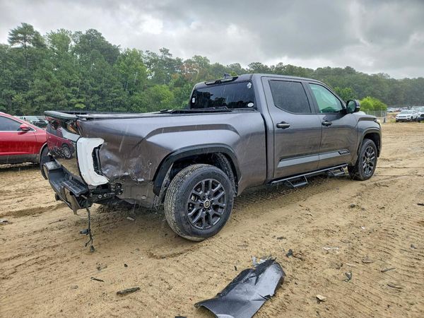 2024 TOYOTA TUNDRA Platinum