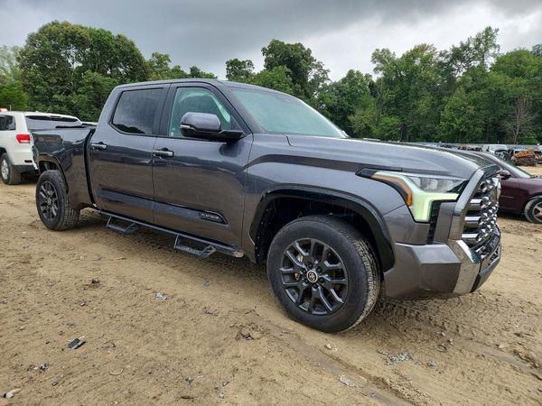 2024 TOYOTA TUNDRA Platinum