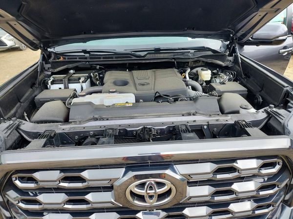2024 TOYOTA TUNDRA Platinum