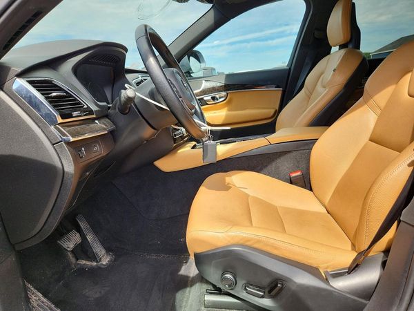 2018 VOLVO XC90