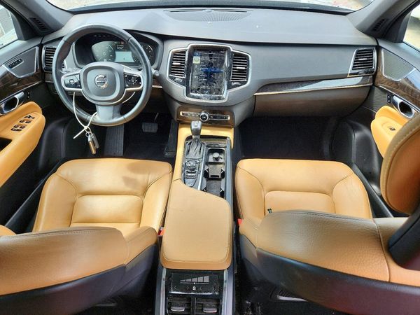 2018 VOLVO XC90