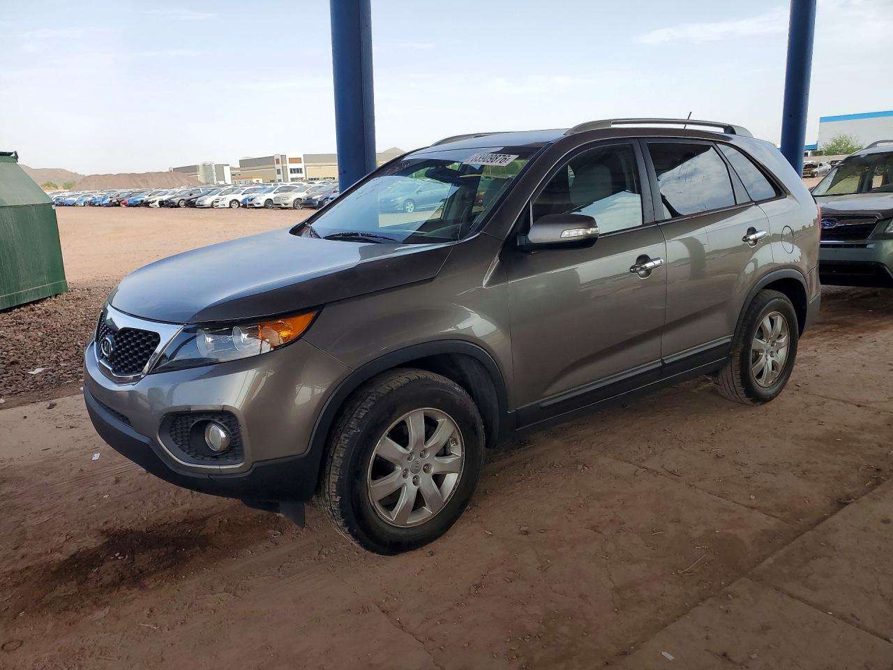 2013 KIA SORENTO Base / LX