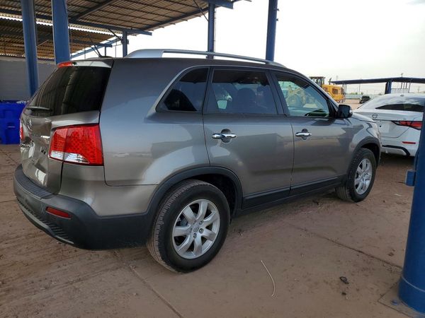 2013 KIA SORENTO Base / LX