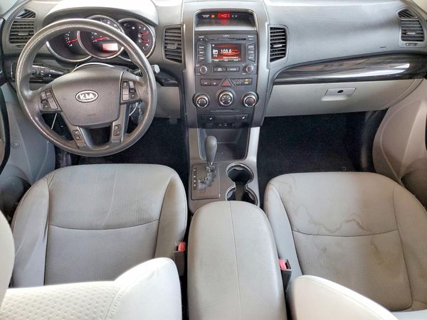 2013 KIA SORENTO Base / LX