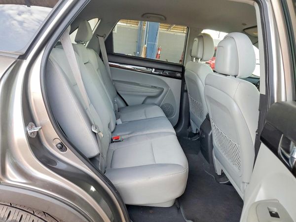 2013 KIA SORENTO Base / LX