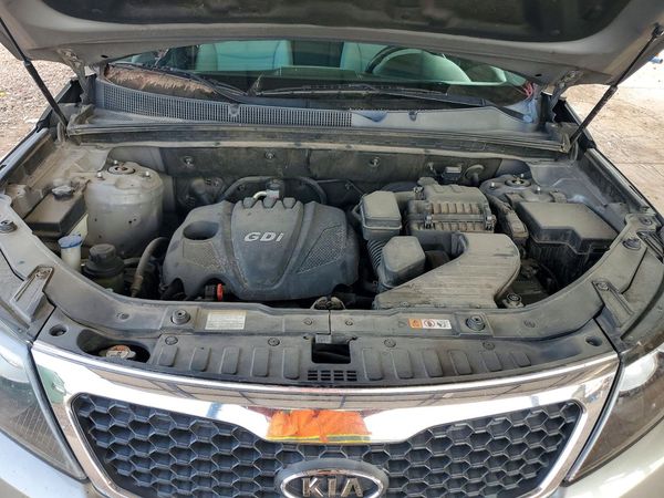 2013 KIA SORENTO Base / LX