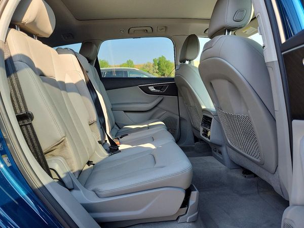2022 AUDI Q7 quattro Premium Plus
