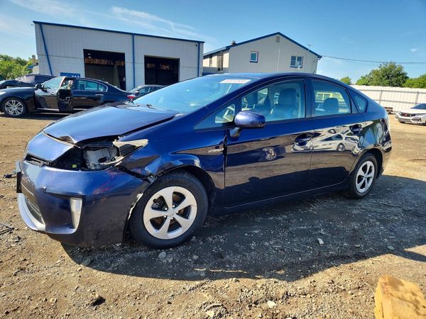 2015 TOYOTA PRIUS