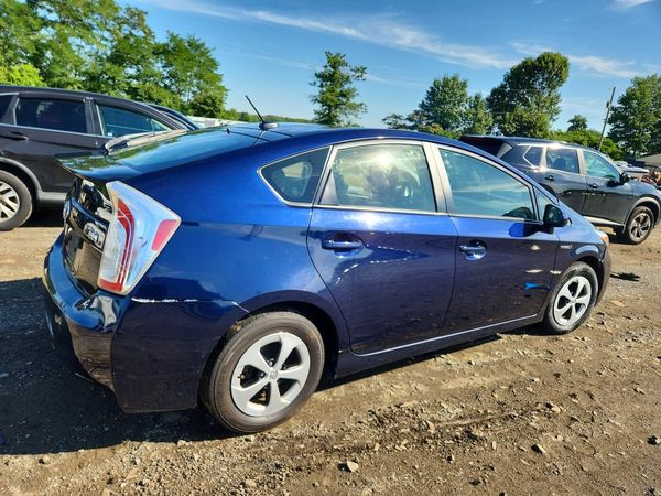 2015 TOYOTA PRIUS