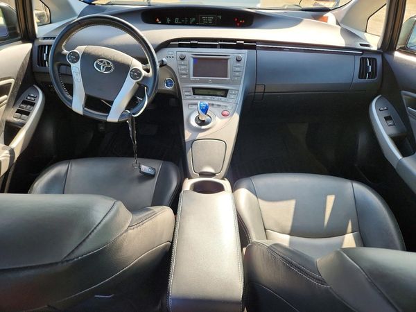 2015 TOYOTA PRIUS
