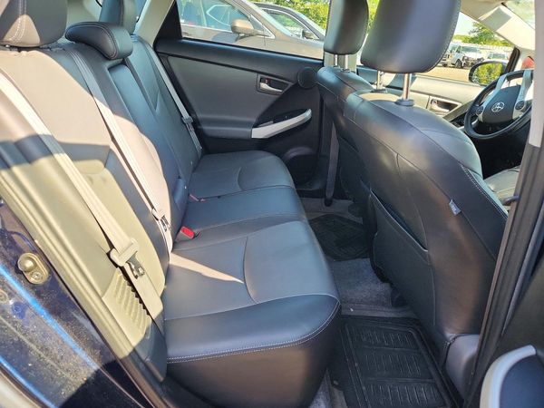 2015 TOYOTA PRIUS