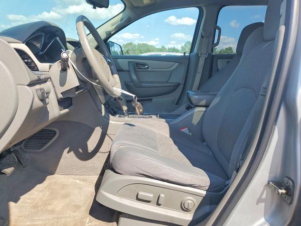 2014 CHEVROLET TRAVERSE LS