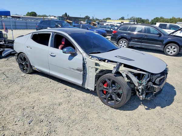 2019 KIA STINGER GT2