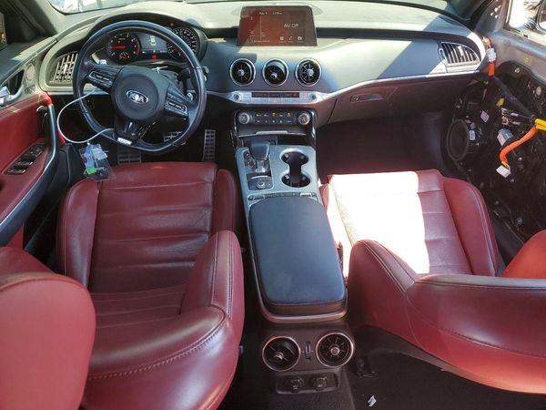2019 KIA STINGER GT2