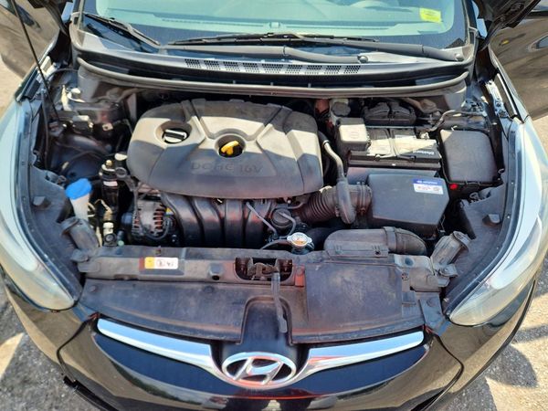2015 HYUNDAI ELANTRA GLS(Middle) — Engine bay