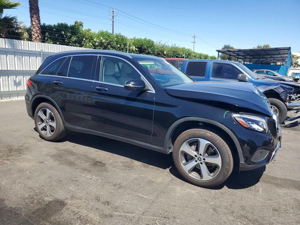 2019 MERCEDES-BENZ GLC GLC 300-4M