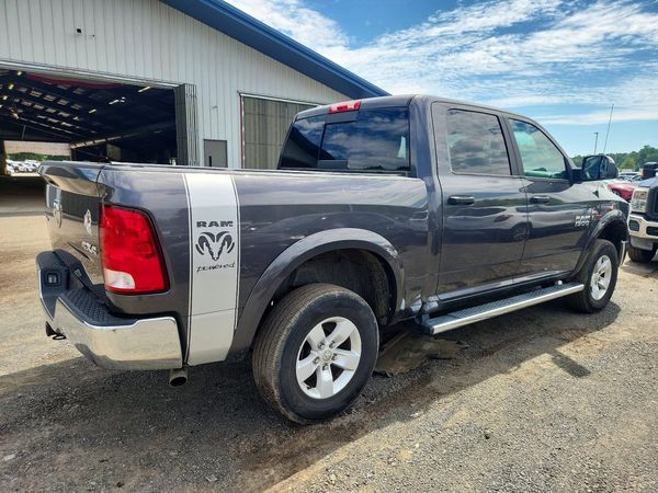 2018 RAM 1500 SLT