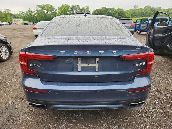 2019 VOLVO S60