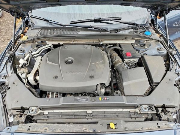 2019 VOLVO S60
