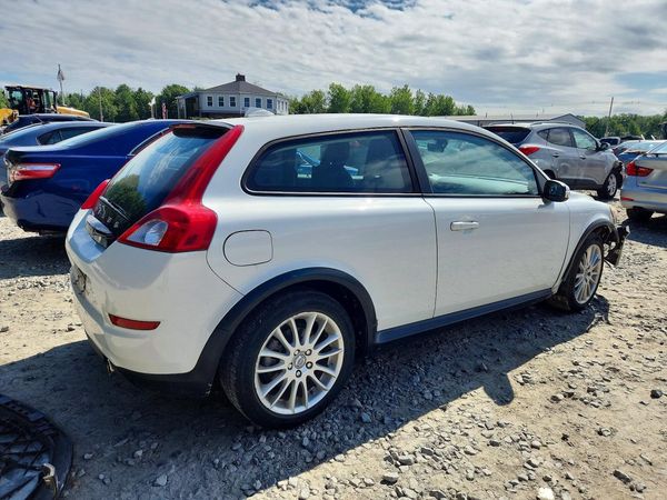 2012 VOLVO C30