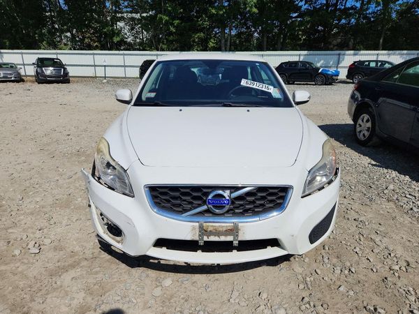 2012 VOLVO C30