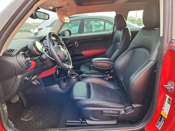 2017 MINI COOPER