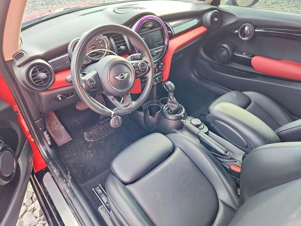 2017 MINI COOPER