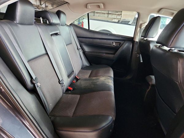 2017 TOYOTA COROLLA
