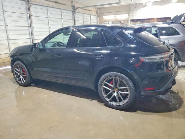 2022 PORSCHE MACAN S
