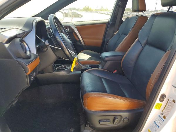 2018 TOYOTA RAV4 SE
