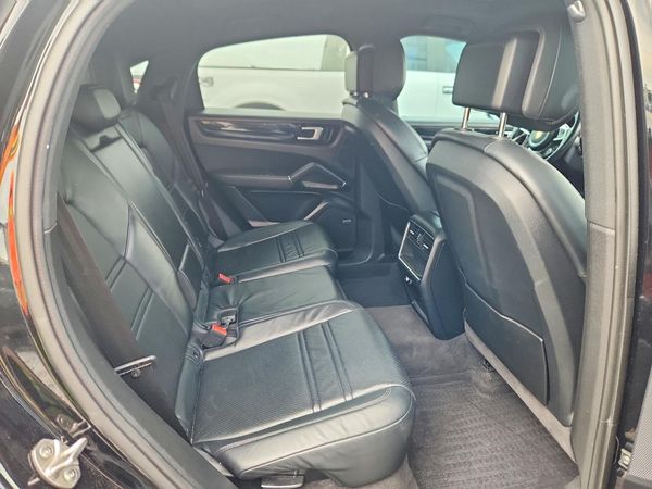 2021 PORSCHE CAYENNE E-Hybrid Coupe
