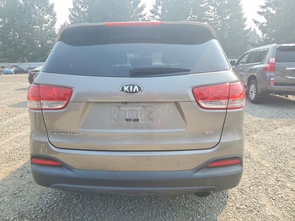 2016 KIA SORENTO L / LX