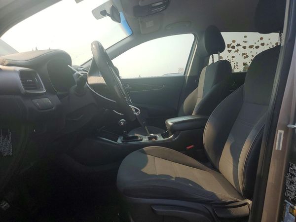 2016 KIA SORENTO L / LX