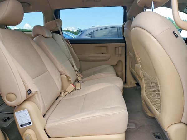 2018 KIA SEDONA LX