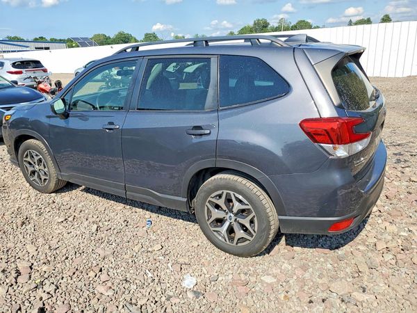 2022 SUBARU FORESTER Premium