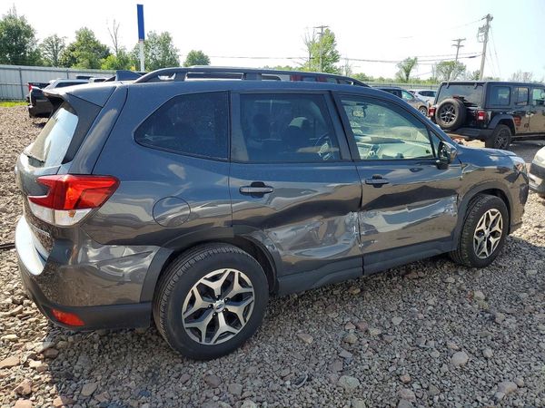 2022 SUBARU FORESTER Premium
