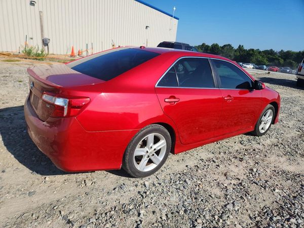 2014 TOYOTA CAMRY