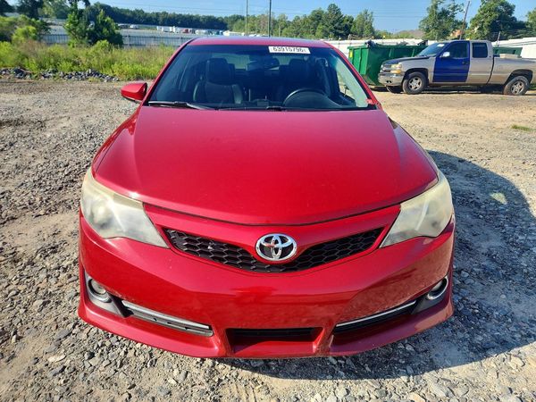 2014 TOYOTA CAMRY