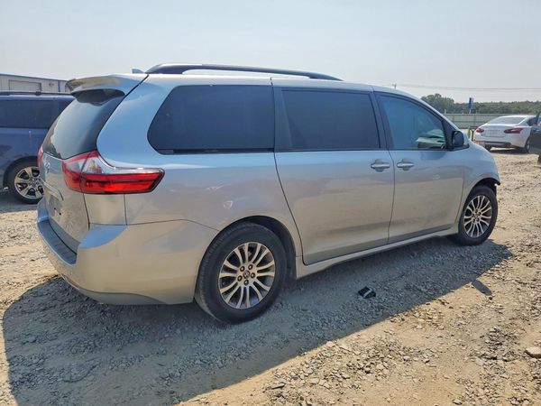 2020 TOYOTA SIENNA Q grade