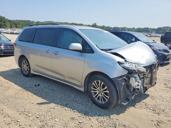 2020 TOYOTA SIENNA Q grade