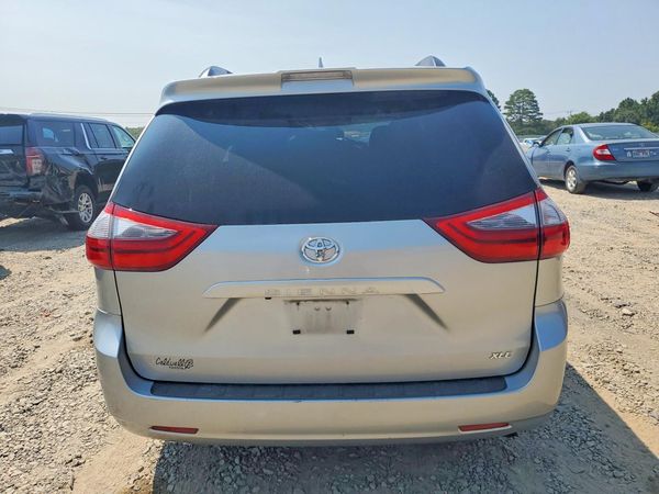 2020 TOYOTA SIENNA Q grade
