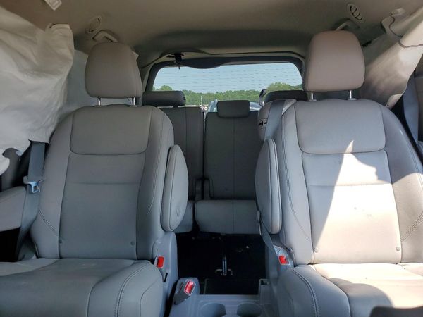 2020 TOYOTA SIENNA Q grade