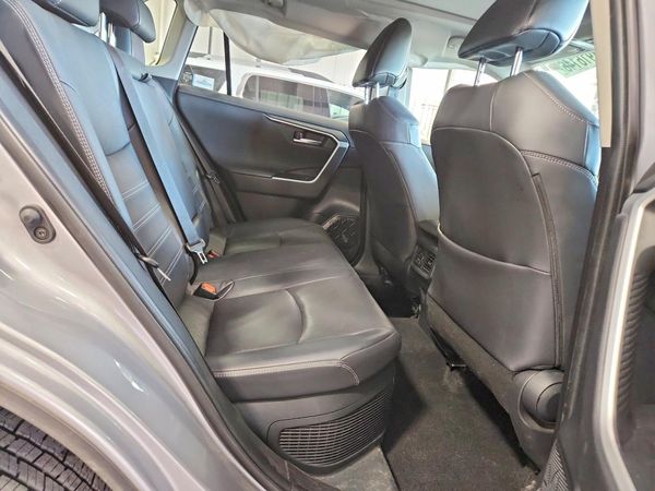 2020 TOYOTA RAV4 Limited HV